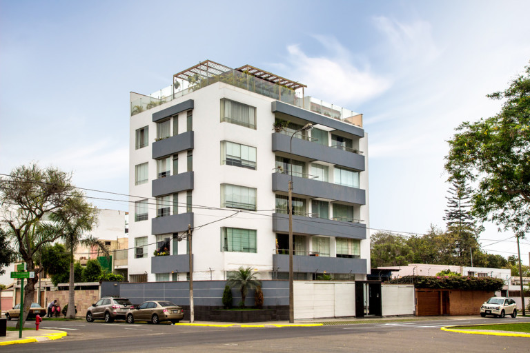 Fachada - Roca y Boloña